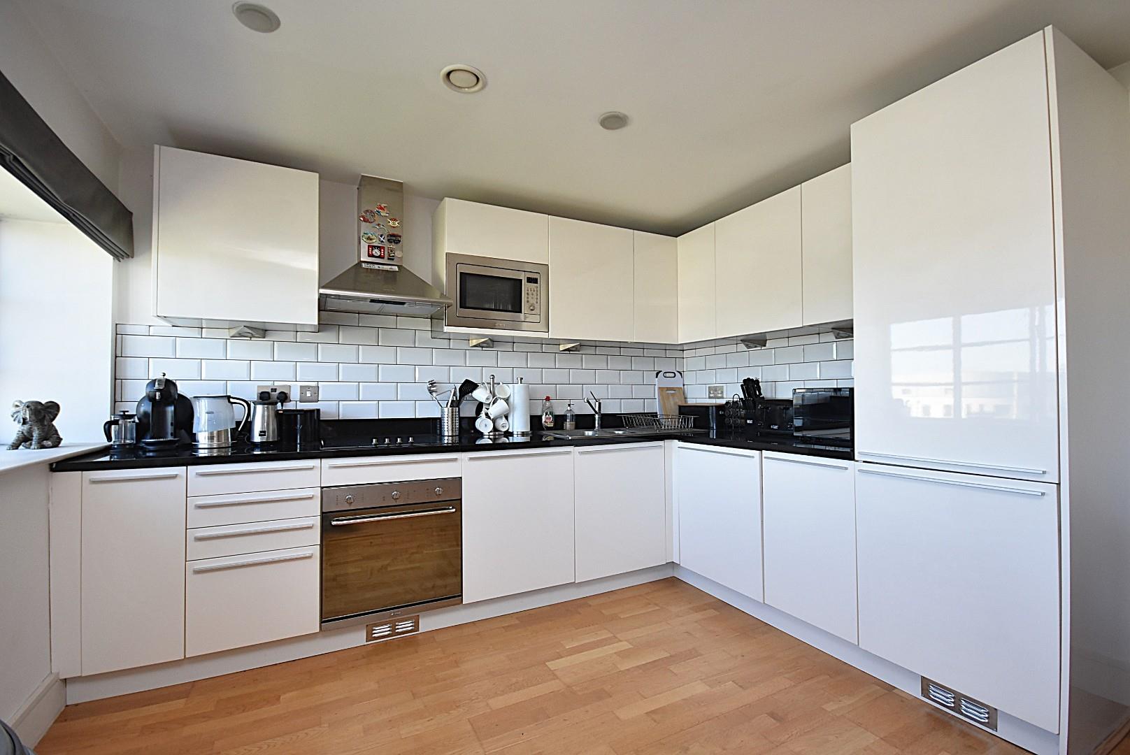 317 Woodlands, Hayes Point, Sully, CF64 5QF